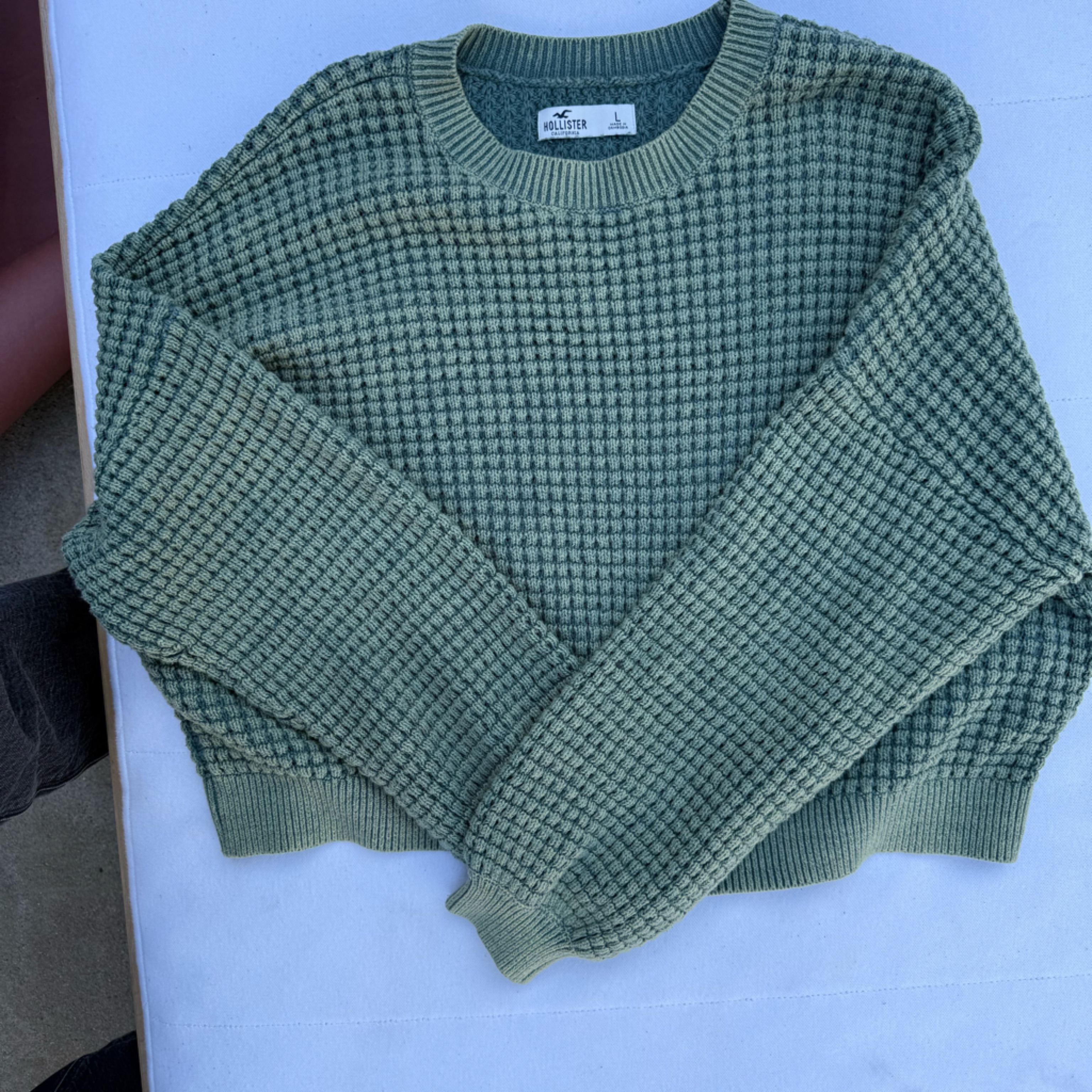 Previously Owned Hollister Sweater Previously Owned Hollister Sweater